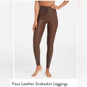 SPANX Faux Leather Snakeskin Leggings sz M BNWT